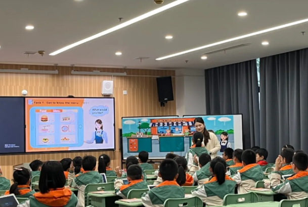 信息赋能展风采  助力课堂促发展  ——石湖实小承办苏州市信息化教学优质课大赛（小学英语）